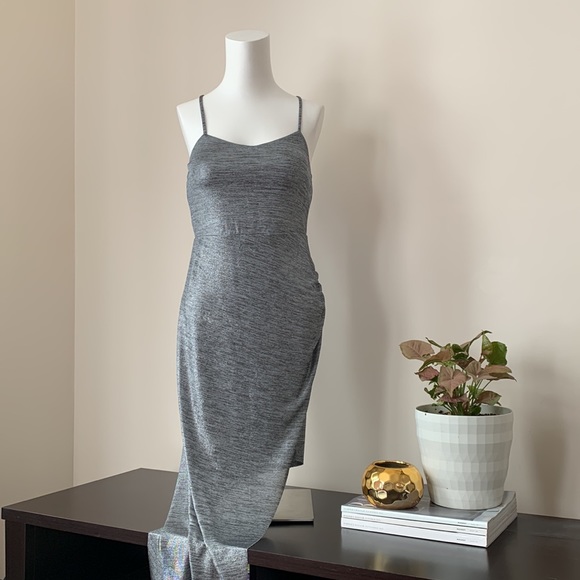 BCBGeneration ⎮ Silver shimmer asymmetrical bodycon dress - Picture 3 of 10